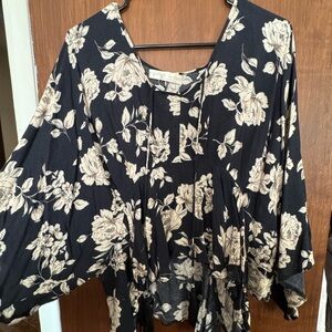 Chic Floral Women's Blouse in Black and Cream